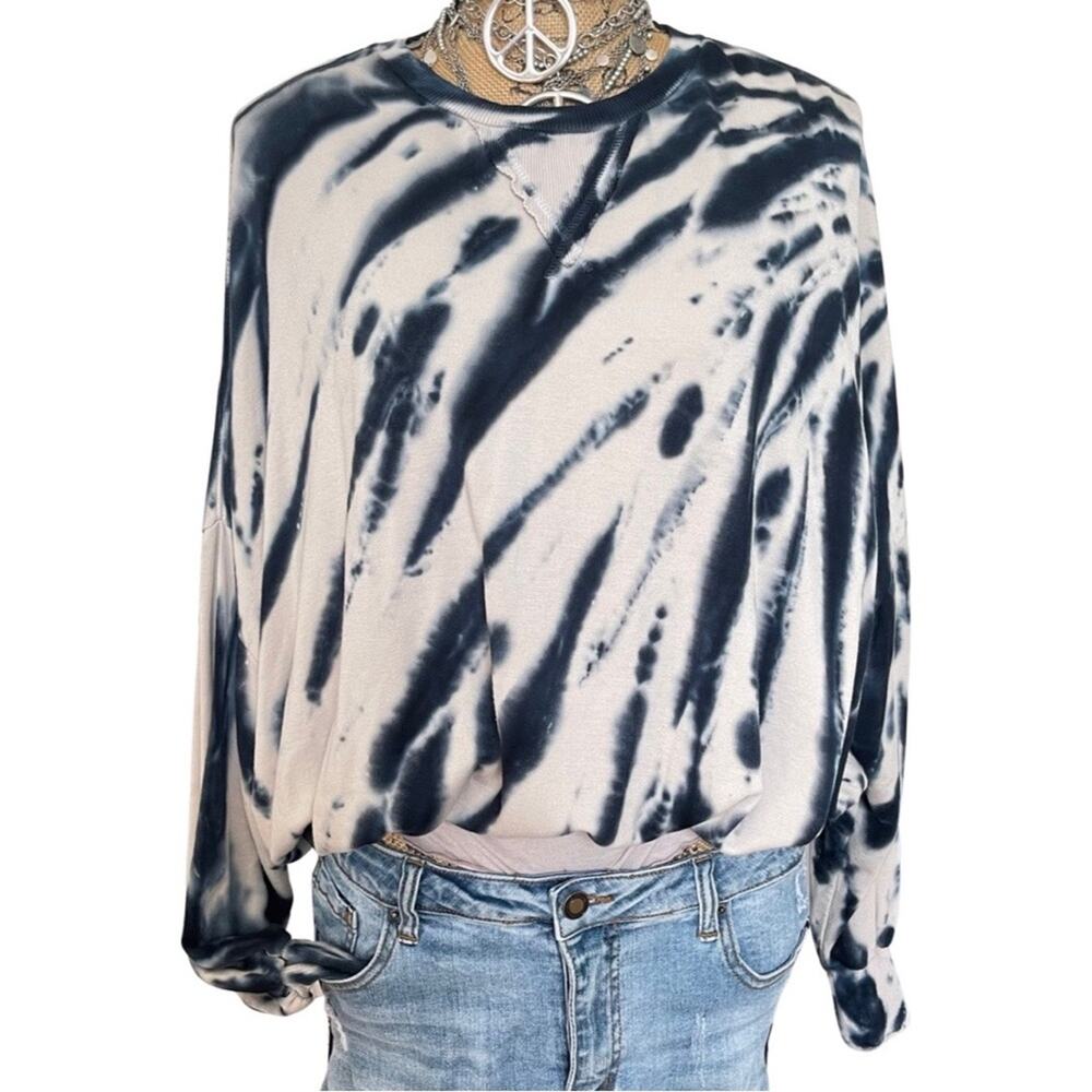 YFB - YOUNG FABULOUS & BROKE women's batik long sleeve sweatshirt SIZE SMALL